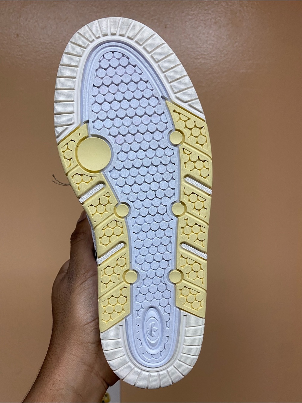 Adidas ADI2000 Women's Sneakers "White Almost Yellow Velvet" Size 7 GZ7203 - Picture 15 of 17